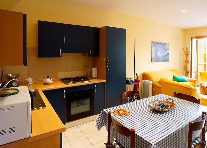 Grazioso Pianoterra Vicino Al Mare Marcelli